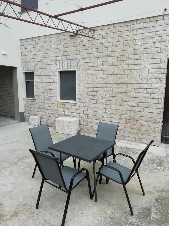 Ferienwohnung Apartman Zero Dugi Rat Exterior foto